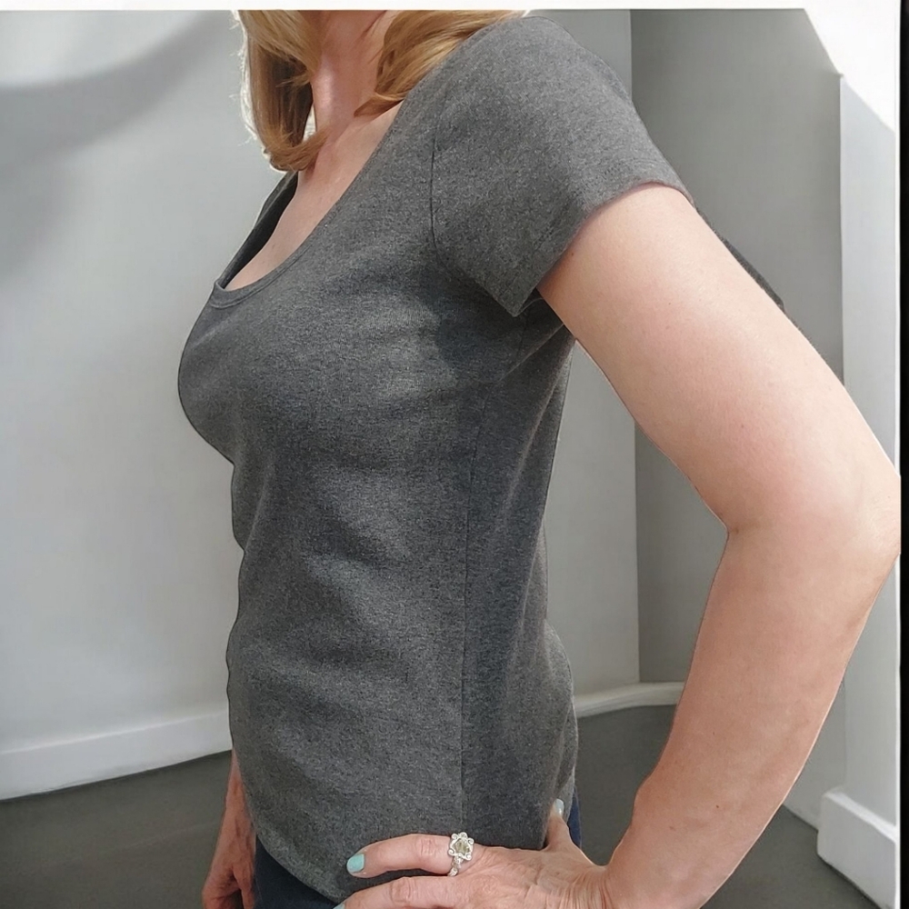 GAP "The Favorite Scoop" Tee Top - Picture 3 of 6